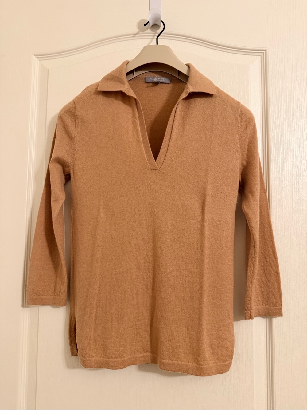 Neiman Marcus Cashmere Knit Tan V-Neck Collared Pullover Sweater 3/4 S